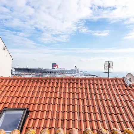 Guestready - A Charming Wooden Retreat * Lisboa